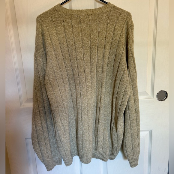 Northern Isles men’s XL oatmeal tan sweater - Picture 2 of 3
